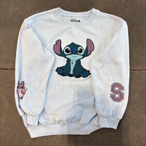 Disney Women's Blue and White Sweatshirt
